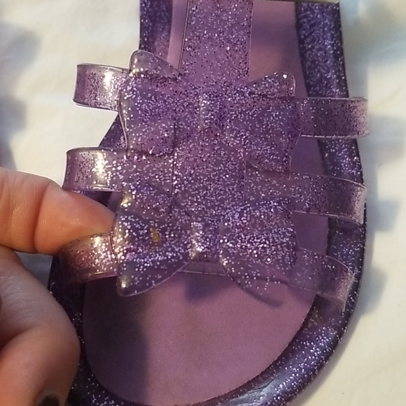 Girls size 9 and 10 sandals - Picture 3 of 4